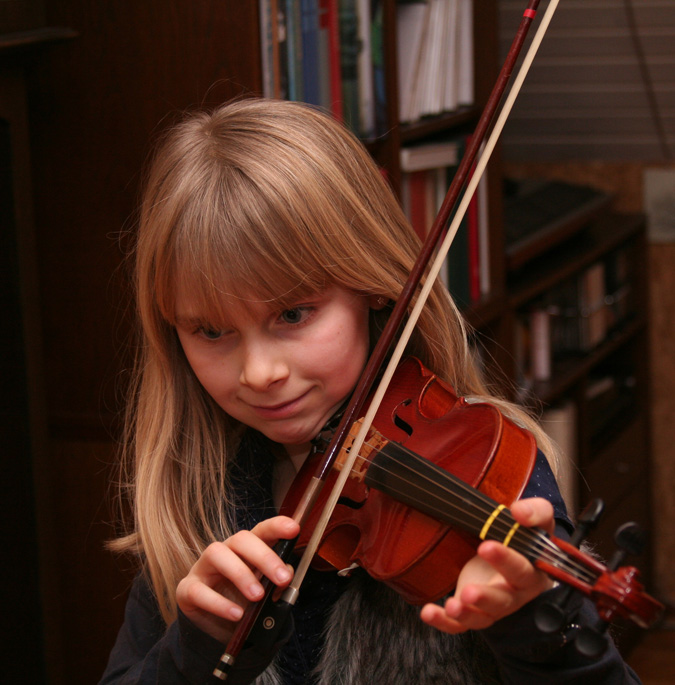 Helene med violin